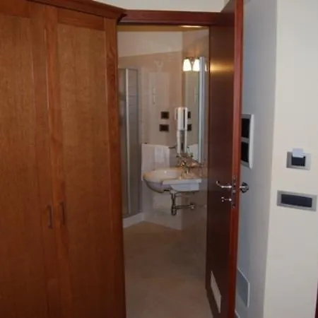 Ξενοδοχείο Poma Custonaci